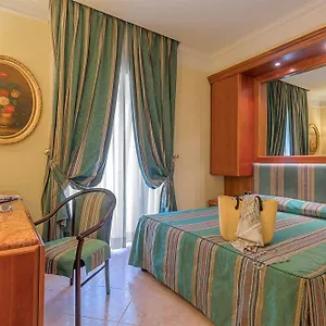4* Hotell Raeli Luce
